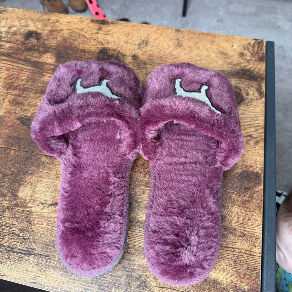 Victoria Secret PINK Fuzzy Slippers - Picture 5 of 5